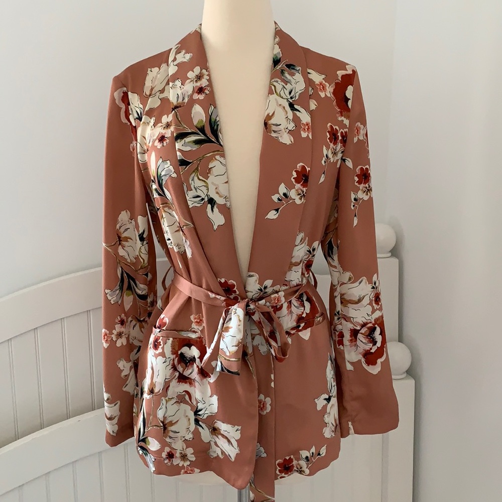 Zara Peach/Salmon Floral Kimono blazer